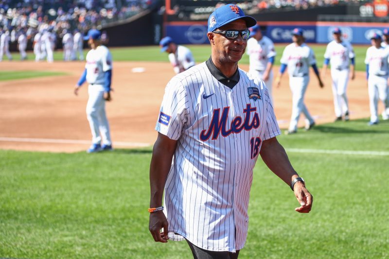 Trump pardons MLB star Darryl Strawberry for tax evasion conviction