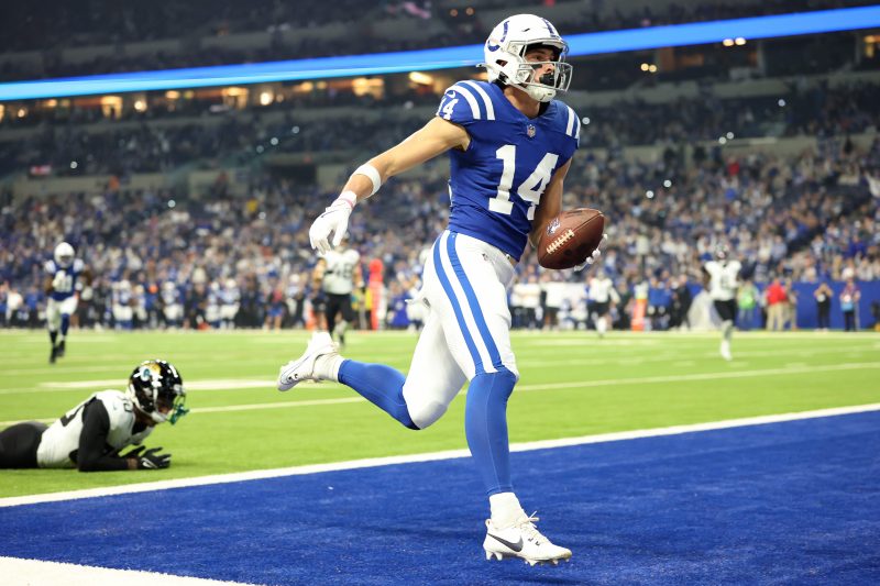 NFL free agency updates: Latest news, rumors as moves begin